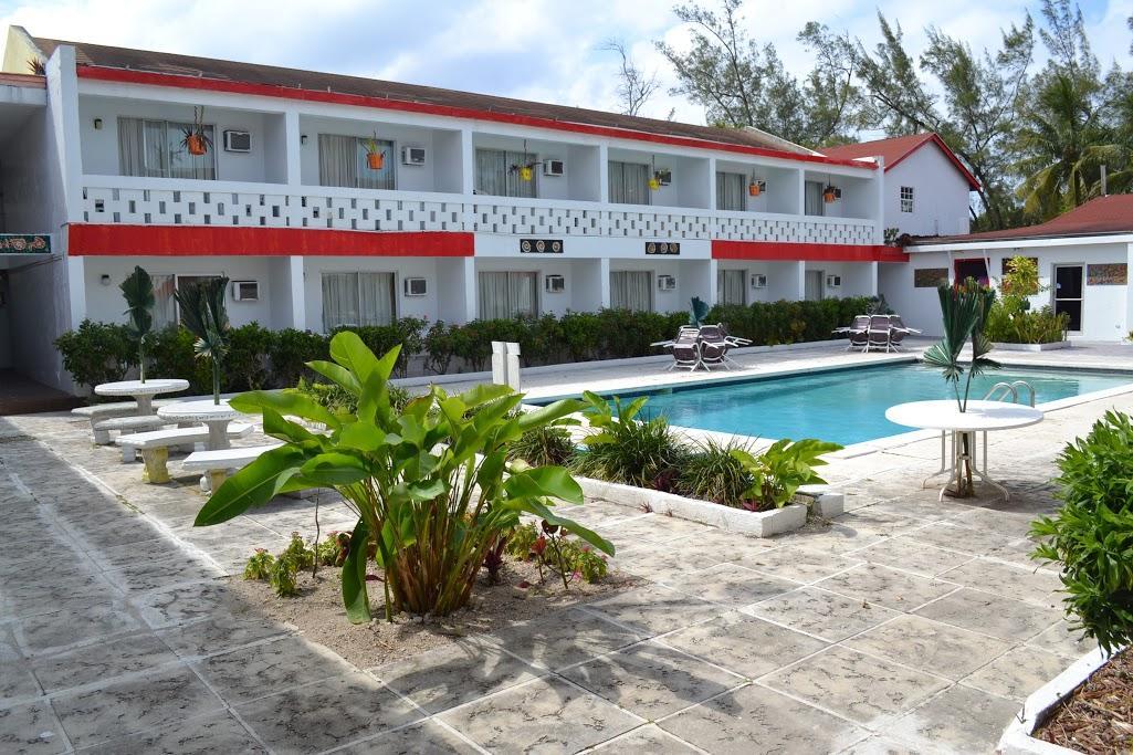 Nettie'S Different Of Nassau Casuarina'S Hotel Exterior photo
